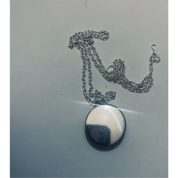 Gemini GREEN GLOW IN THE DARK ZODIAC STAR SIGN HOROSCOPE NECKLACE - Picture 7 of 14